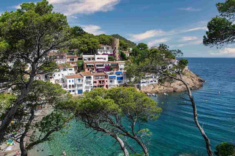 best places to visit in spain, Top 5 cities to visit in Spain, Unique places to visit in Spain with family, Best places in Spain for holiday, Places to visit in Spain, Beautiful places in Spain by the sea, 10 best places to visit in spain, Spain Travel, Best Places In Spain, Visit Spain, Spain Tourism